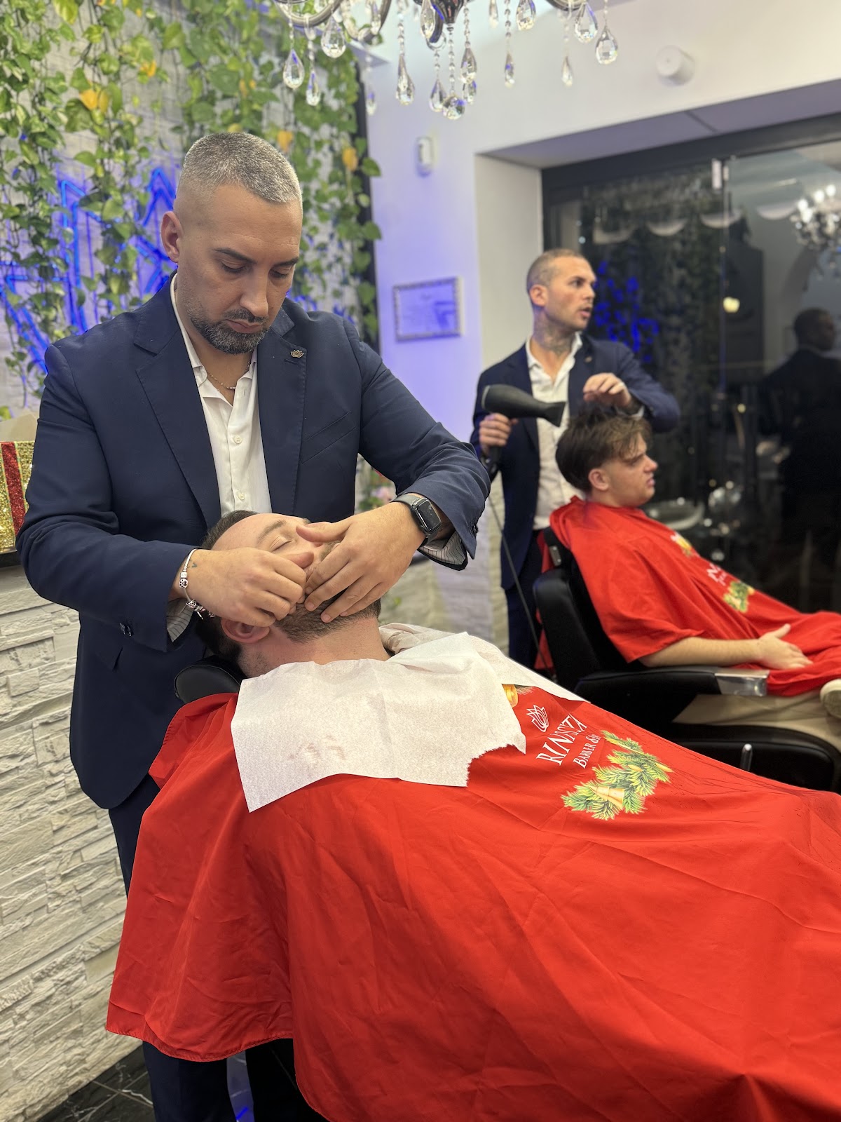 Francesco — specialista taglio uomo e middle part da Rinascita
