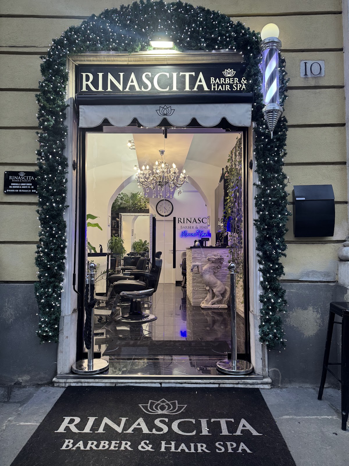 Ambiente elegante del salone Rinascita
